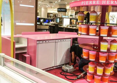 Installation de vitrines réfrigérées pour Pierre Hermé - Fmi